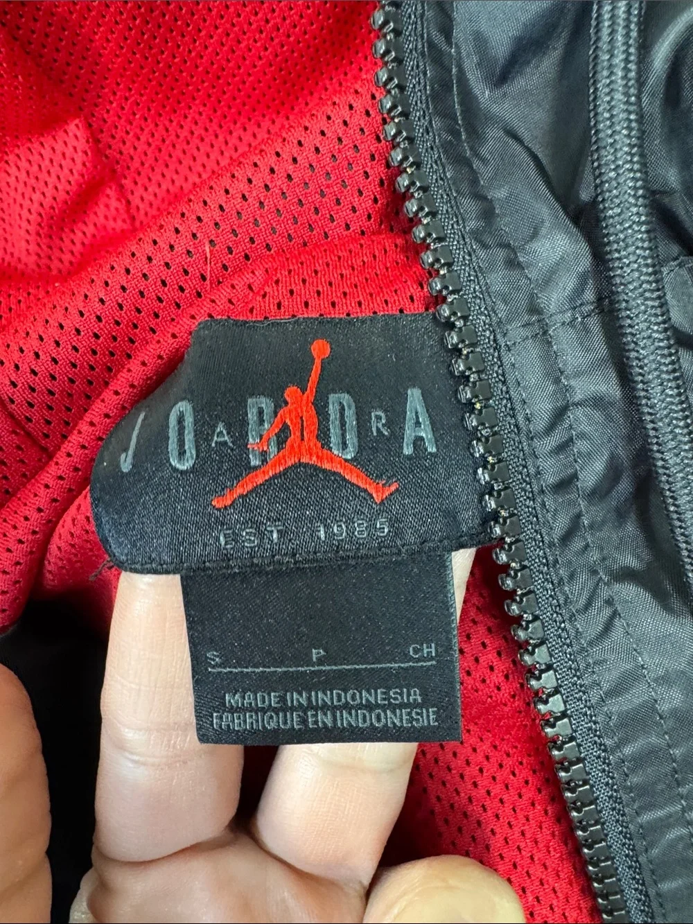 Nike AirJordan Men's Black and Red Hooded Windbreaker Sz small